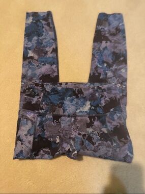 Lululemon Fast & Free 7/8 Tight II *Nulux 25"
Screen Camo Multi